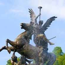 Fama-Brunnen Pferd mit Engel Schloss Herrenchiemsee